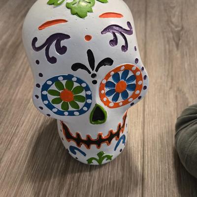 Vintage Halloween & Día de los Muertos Deco