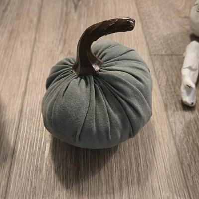 Vintage Halloween & Día de los Muertos Deco