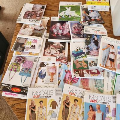 Large lot of Sewing Patterns Mccalls Simplicity