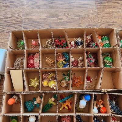 Lot of 4 Trays Christmas Ornaments w Totes