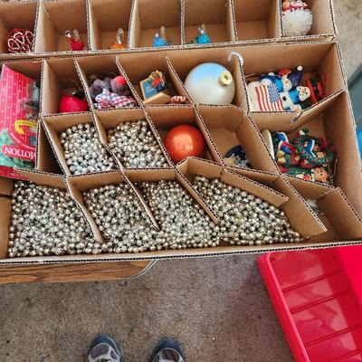 Lot of 4 Trays Christmas Ornaments w Totes