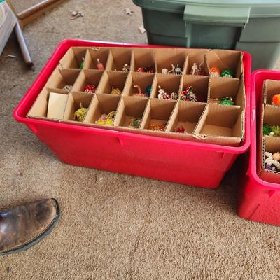 Lot of 4 Trays Christmas Ornaments w Totes