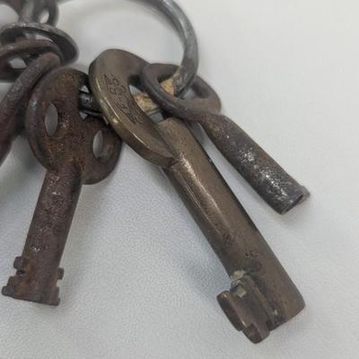 Vintage Skeleton & Clock Keys Lot C