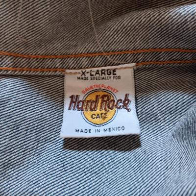 HARD ROCK CAFE DENIM JACKET WITH SOME PINS SIZE XL