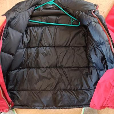 MEN'S CASE INTERNATIONAL HARVESTER LINED HOODIE AND NAUTICA JACKET BOTH XL