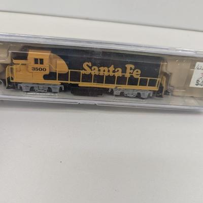 N Scale Locomotive Santa Fe All-Wheel Drive