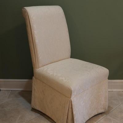 Upholstered Casual Dining Chair