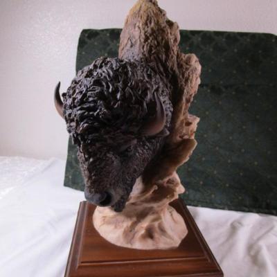 Buffalo Head statuette "Tatanka"