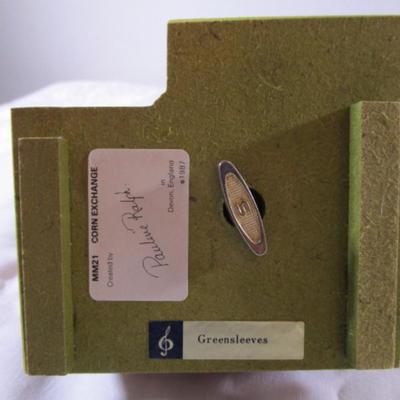 English Cottage music box