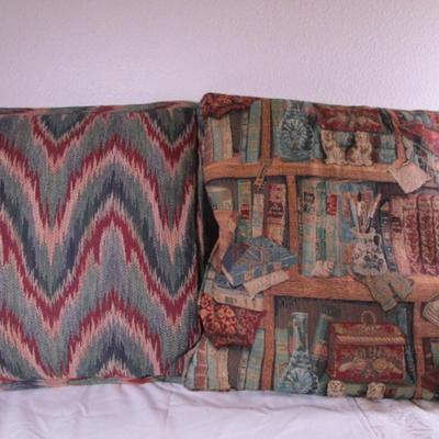 3 decorative pillows