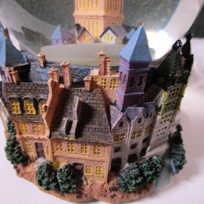 Musical glass waterglobe, Peter Pan scene