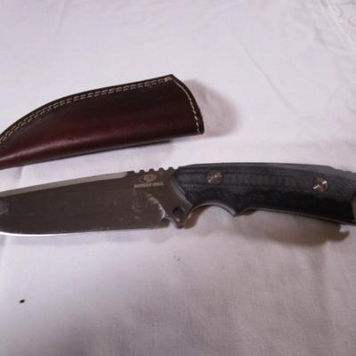 Mossy Oak knife with hard leather sheath