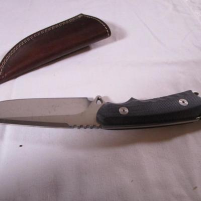 Mossy Oak knife with hard leather sheath