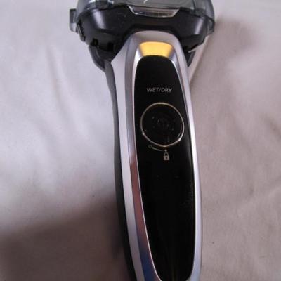 Panasonic wet/dry electric razor