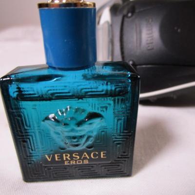 Phillips/Norelco electric razor with case