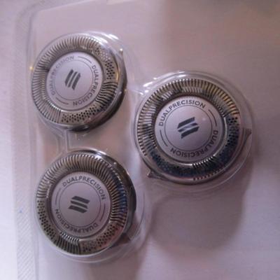 Phillips/Norelco electric razor with case