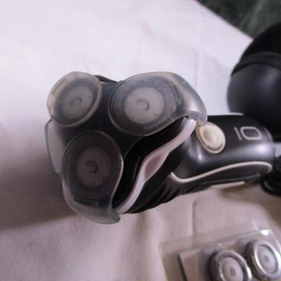 Phillips/Norelco electric razor with case