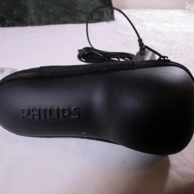 Phillips/Norelco electric razor with case