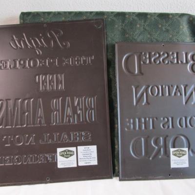 2 metal decorative signs