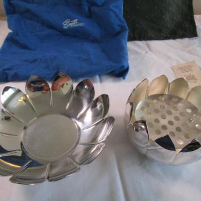 Silver-plated water lily centerpiece