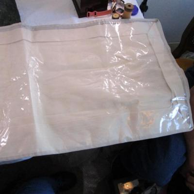 Linen/plastic zippered under-the-bed bag