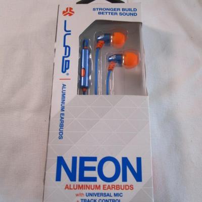 3 Magnifying glasses, 2 letter openers, 2 staple removers, 1 set earphones