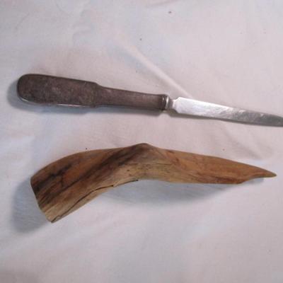 3 Magnifying glasses, 2 letter openers, 2 staple removers, 1 set earphones