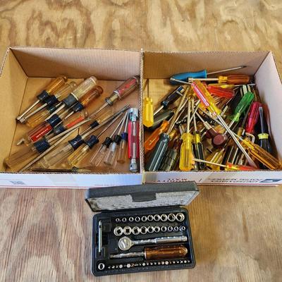 Tool Lot Socket set , Screwdrivers socket drivers