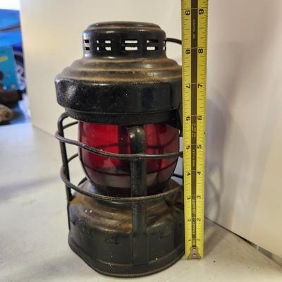 Vintage Truck Wagon Oil Lantern w Red Globe 8.5" tall