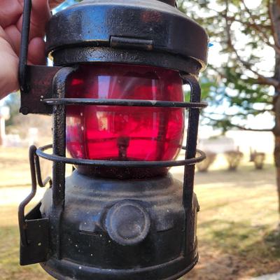 Vintage Truck Wagon Oil Lantern w Red Globe 8.5" tall