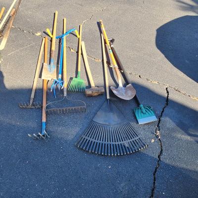 Yard Garden Tool Lot Rakes Shovel, tiller,& more