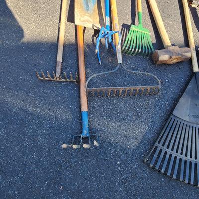 Yard Garden Tool Lot Rakes Shovel, tiller,& more