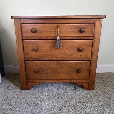 Chest of Drawers With Three Dovetailed Drawers (GB1-MG)