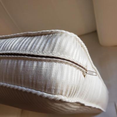 White Satin Striped Couch (L-KD)
