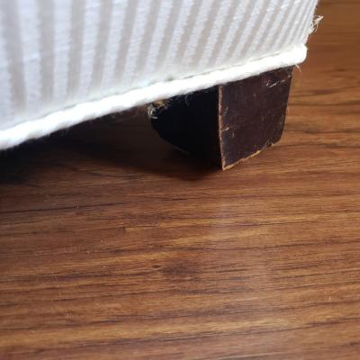 White Satin Striped Couch (L-KD)