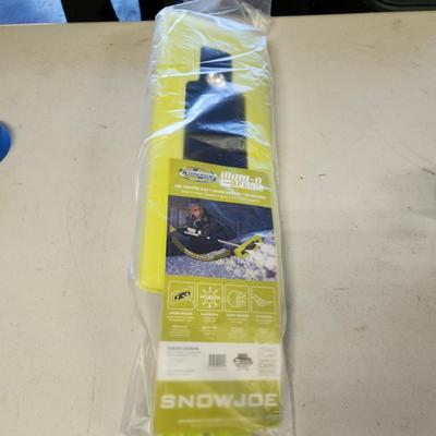 Snowjoe 4 in 1 illum-N-Broom