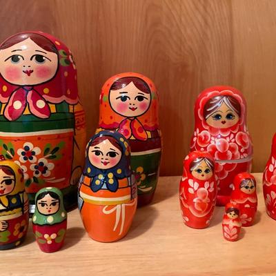 Bright color nesting dolls