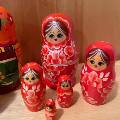 Bright color nesting dolls