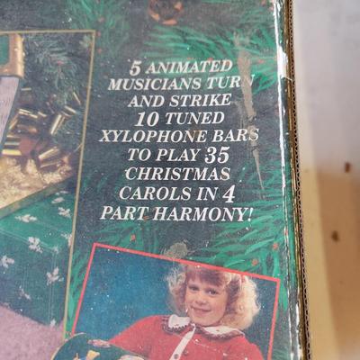 Mr. Christmas Santa Musical Toy Chest Working