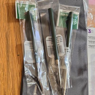 Art Supplies Lot