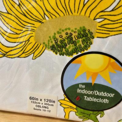 New in the Package Vera Sunflower Tablecloth