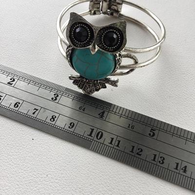 Silver tone owl fashion bracelet