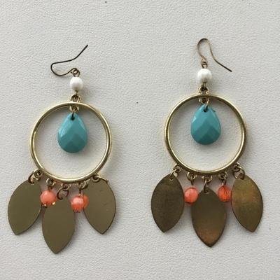 Gold tone fashion dangle earrings