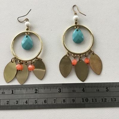 Gold tone fashion dangle earrings