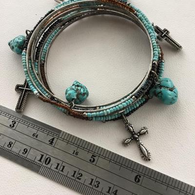 Beautiful turquoise stone type fashion bracelet