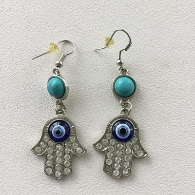 Beautiful silver tone unmarked fashion earrings