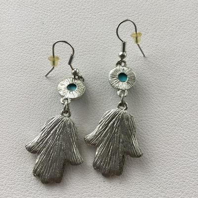 Beautiful silver tone unmarked fashion earrings