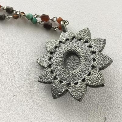 Beautiful unmarked statement necklace