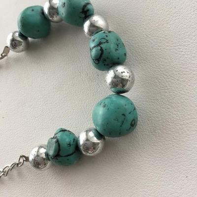 Beautiful stone type unmarked fashion necklace