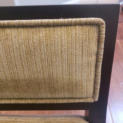 Upholstered Bench W/Pillows (L-KD)